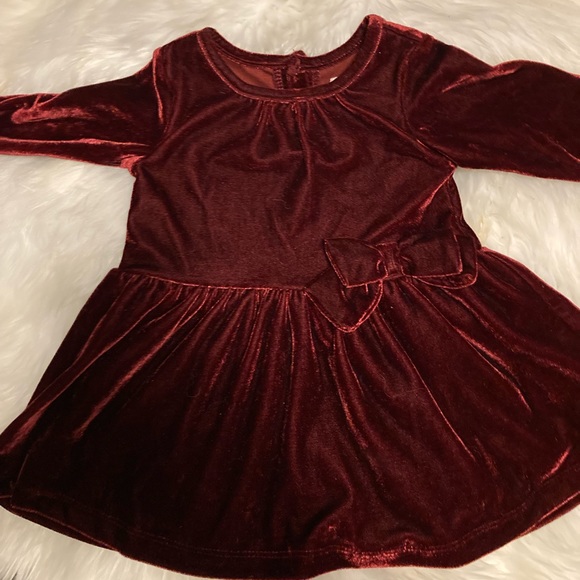 👶🏻 (bundle 3 kids items for $12) Beautiful deep maroon velvet dress - Picture 1 of 7